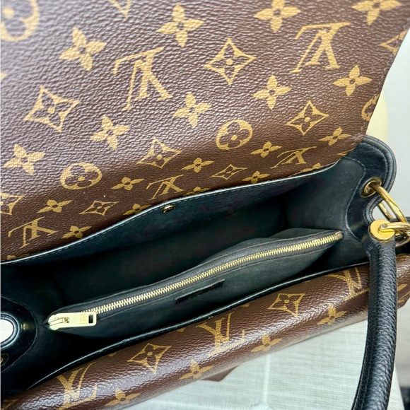 SOLD Louis Vuitton Black Calfskin & Brown Monogram Coated Canvas Double V Bag - Picture 13 of 17